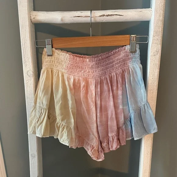 Surf Gypsy High Waist Ombre Shorts - Blue, Pink, Cream - Picture 2 of 4